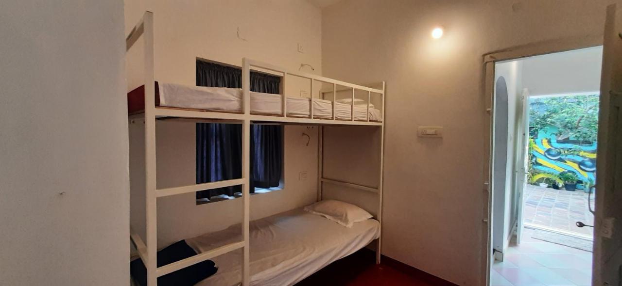 A Loft Vandrarhem Alappuzha Exteriör bild