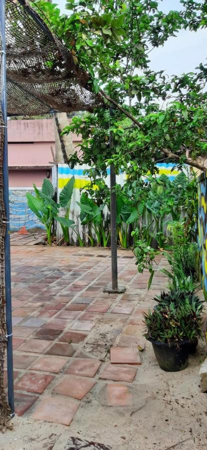 A Loft Vandrarhem Alappuzha Exteriör bild
