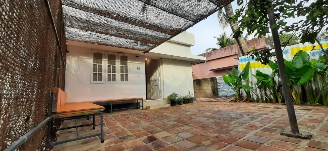 A Loft Vandrarhem Alappuzha Exteriör bild