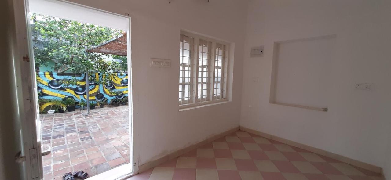 A Loft Vandrarhem Alappuzha Exteriör bild